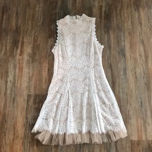 Francesca’s white lace dress